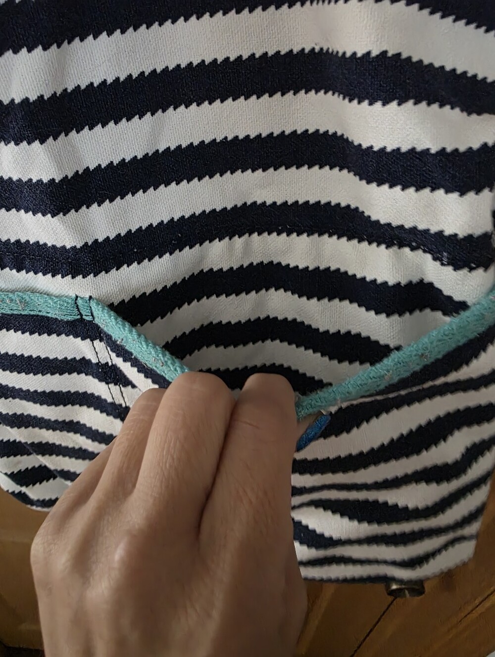 Thirty-One Retro Metro Tote With Crossbody Strap View 6
